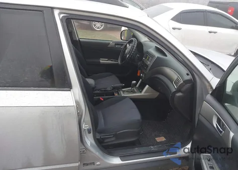 2010 Subaru Forester 2.5X Premium из США, поврежденный, VIN JF2SH6CC8AH900871